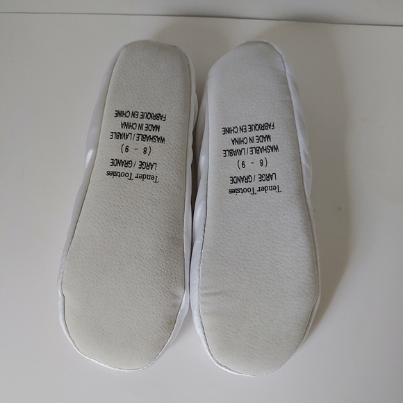 Tender Tootsies Classic Ballerina Slippers Suede Sole Satin White Size 8 / 9 - Picture 4 of 6